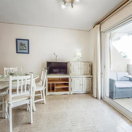 1 Bedroom Cozy In *
