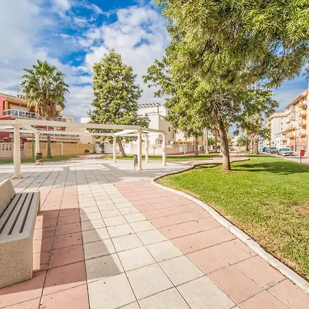 1 Bedroom Cozy In Apartament Miramar
